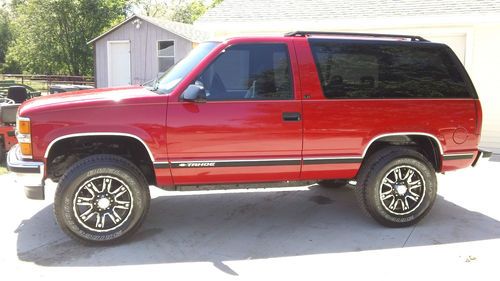 1999 chevy tahoe ls, 2 door, 4x4, only 86,150