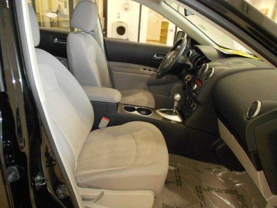 SUV 2.5L CD Front Wheel Drive Tow Hooks Power Steering 4-Wheel Disc Brakes A/C, image 6