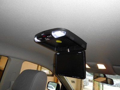 SUV 2.5L CD Front Wheel Drive Tow Hooks Power Steering 4-Wheel Disc Brakes A/C, image 8