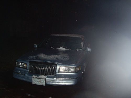 1997 lincoln town car executive sedan 4-door 4.6l
