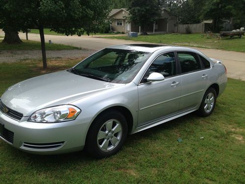 Low mileage 2009 chevrolet impala lt sedan 4-door 3.5l