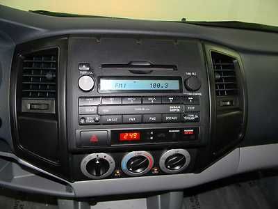 2.7L CD ABS brakes AM/FM radio Ac Brake assist Driver clean white mp3 ipod truck, image 6