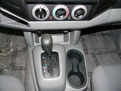 2.7L CD ABS brakes AM/FM radio Ac Brake assist Driver clean white mp3 ipod truck, image 11