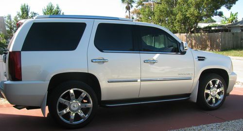 2007 cadillac escalade luxury utility 4-door 6.2l v8 awd