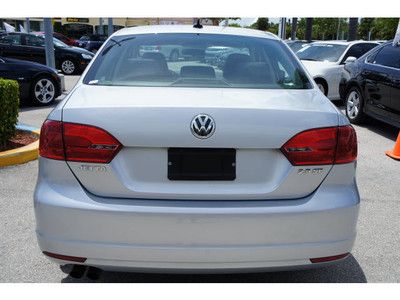 60000 MILE WARRANTY FRESHLY SERVICED NO RESERVE, image 10