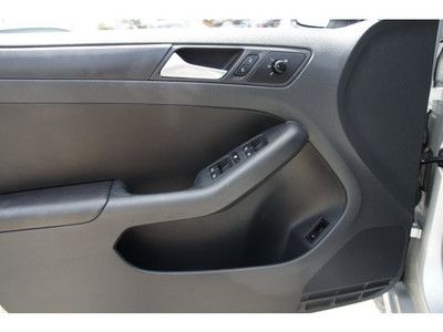 60000 MILE WARRANTY FRESHLY SERVICED NO RESERVE, image 19