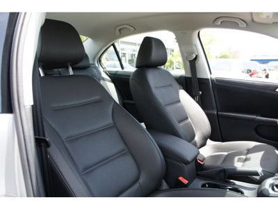 60000 MILE WARRANTY FRESHLY SERVICED NO RESERVE, image 24