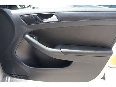 60000 MILE WARRANTY FRESHLY SERVICED NO RESERVE, image 25