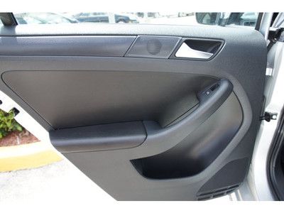 60000 MILE WARRANTY FRESHLY SERVICED NO RESERVE, image 33