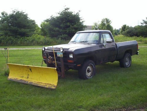 1987 dodge ram w150 4wd w / meyers snow plow