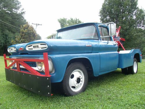 1961 chevrotet apache30 wrecker w/350 engine (vintage, collectible, classic)