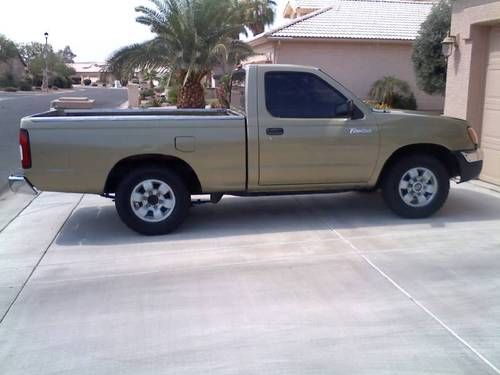 Good condition 1998 nissan frontier shortbed truck