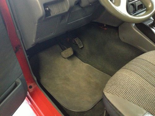 1991 Chevrolet Geo Tracker Auto Air 4x4 soft top, image 7