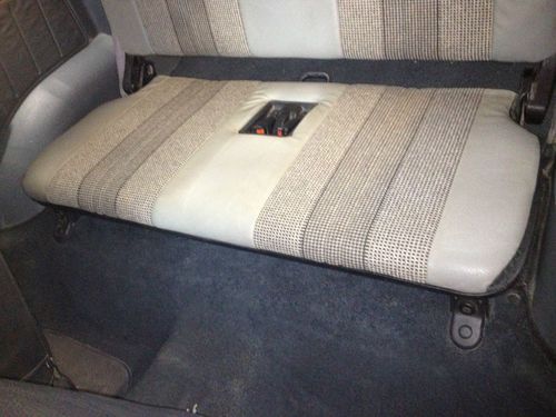 1991 Chevrolet Geo Tracker Auto Air 4x4 soft top, image 9