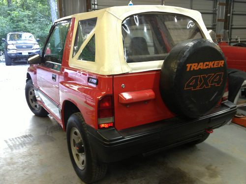 1991 Chevrolet Geo Tracker Auto Air 4x4 soft top, image 10