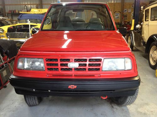 1991 Chevrolet Geo Tracker Auto Air 4x4 soft top, image 16