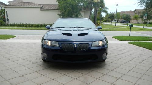 2005 pontiac gto coupe 6.0 liter engine. mint ..............