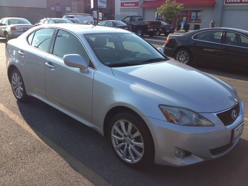 2006 lexus 250is excellent condition w/navigation/low mileage/beautiful/detailed