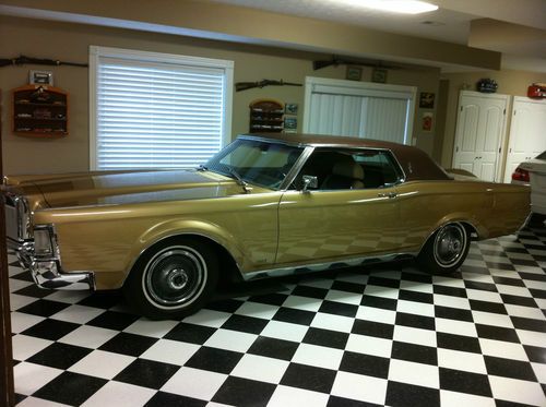 Classic 1969 lincoln mark iii