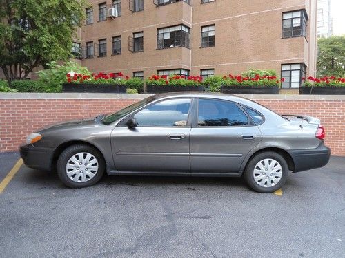 2005 ford taurus se sedan - new brakes, rotors, shocks, and struts!