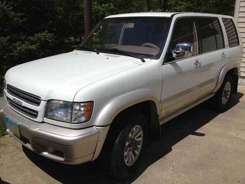 01 isuzu trooper ltd; very nice if you have an engine to put in it; no reserve