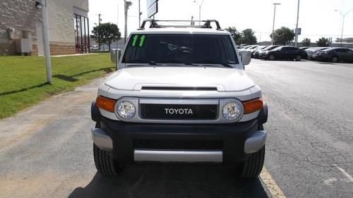 2011 toyota fj cruiser base