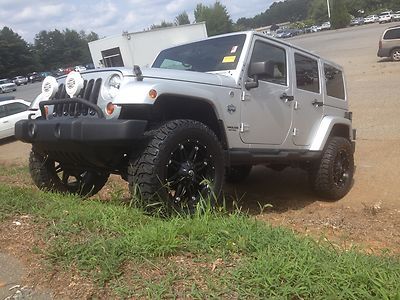 Sahara, jk, arctic edition, navigation, mickey thompson tires, pentastar engine