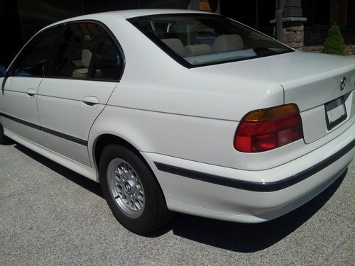 1997 bmw 528i base sedan 4-door 2.8l one owner 135k miles