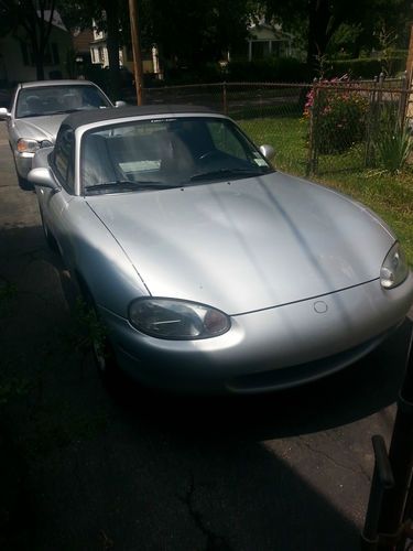 1999 mazda miata base convertible 2-door 1.8l