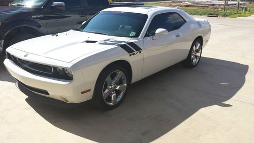 2010 dodge challenger r/t coupe 2-door 5.7l