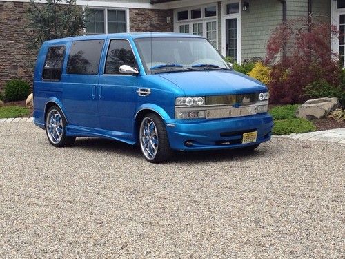 2001 blue chevy astro van