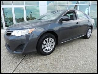 2012 toyota camry le great mpg/ usb and aux input/ beautiful car/ like new
