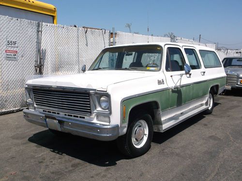 1976 gmc suburban, no reserve