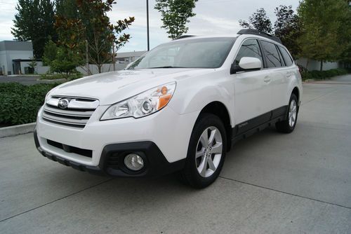 2013 subaru outback 2.5i limited. satin white pearl. beautiful outback. 5k miles