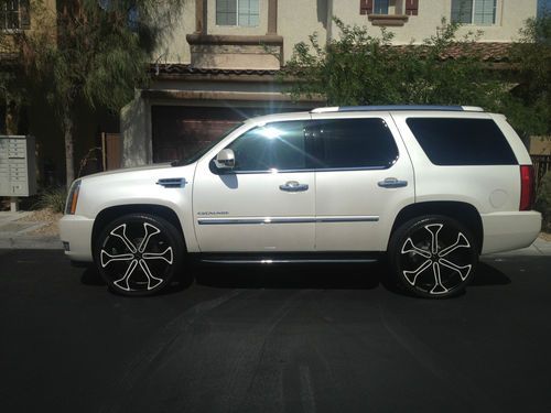 2011 cadillac escalade luxury sport utility 4-door 6.2l