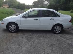 2000 ford focus se sedan 4-door 2.0l