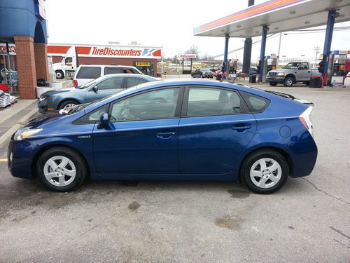 2010 toyota prius hybrid excellent condition no wrecks make offer!!