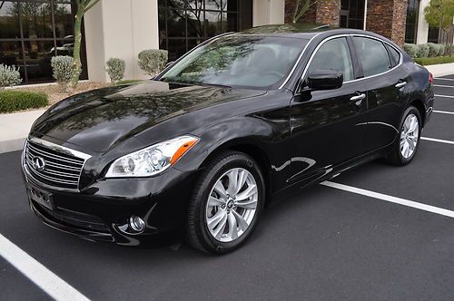 2011 infiniti m37**navigation**cooled/htd leather**warranty**9k miles**