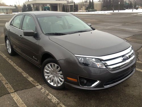 2012 ford fusion hybrid/ leather/ navi/ moon/ camera/ no reserve/ warranty