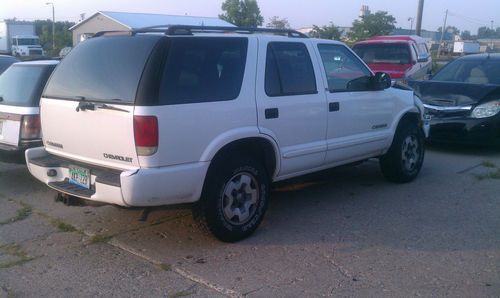 2002 Chevrolet Blazer LS Sport Utility 4-Door 4.3L Repairable, image 7