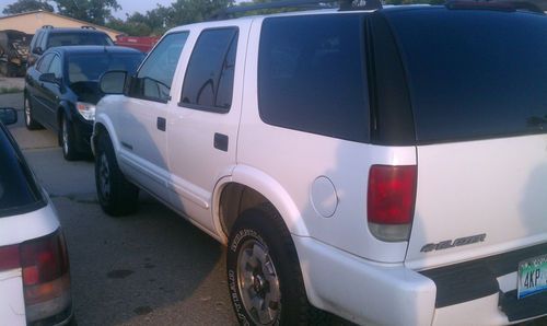 2002 Chevrolet Blazer LS Sport Utility 4-Door 4.3L Repairable, image 8