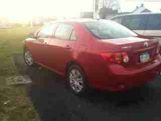 2010 Toyota Corolla LE, image 3