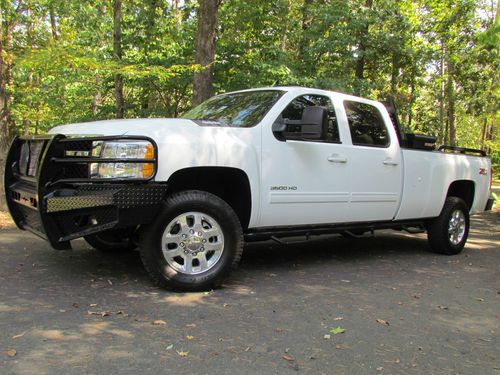 3500hd, 4wd, ltz, 11k miles, accident free, duramax diesal, many extras,