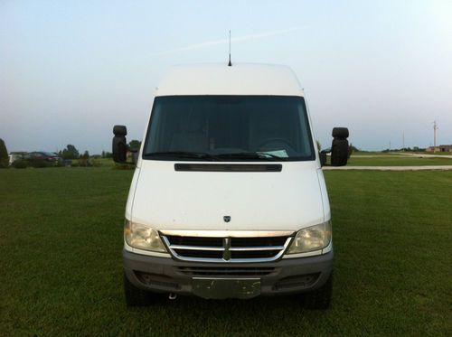 2005 dodge sprinter 2500 base standard cargo van 3-door 2.7l
