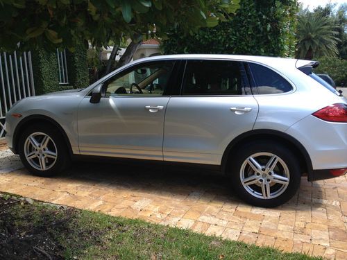 2011 porsche cayenne s hybrid sport utility 4-door 3.0l