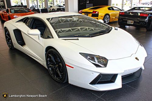 2012 lamborghini aventador lp 700-4 coupe