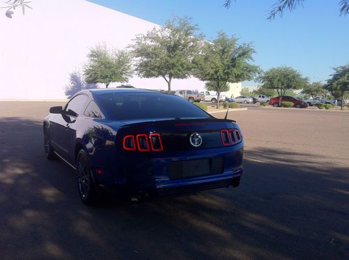 2013 Ford Mustang Coupe 3.7l V-6 Automatic, image 3