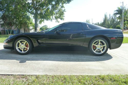 2001 chevrolet corvette base hatchback 2-door 5.7l