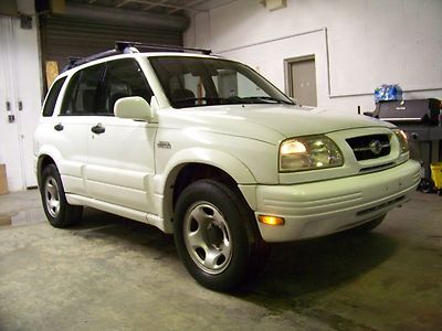 Grand vitara - no reserve - same as chevy tracker - 2.5l v6 - 5-spd manual - 4x4