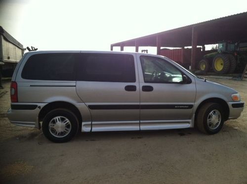 2005 chevrolet venture entervan ls handicap accessible van